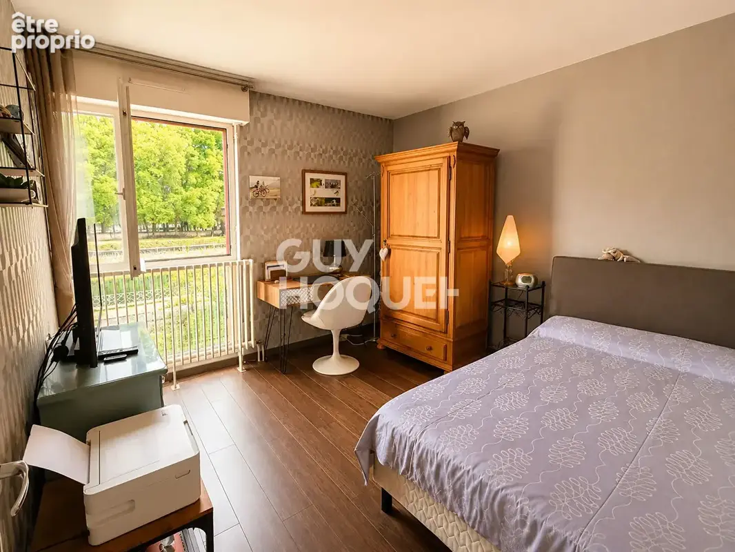 BESANÇON - Appartement T3 de 81 m²  Balcon avec vue sur le Doubs - Calme - Parking - Proche Boucle - photo 7