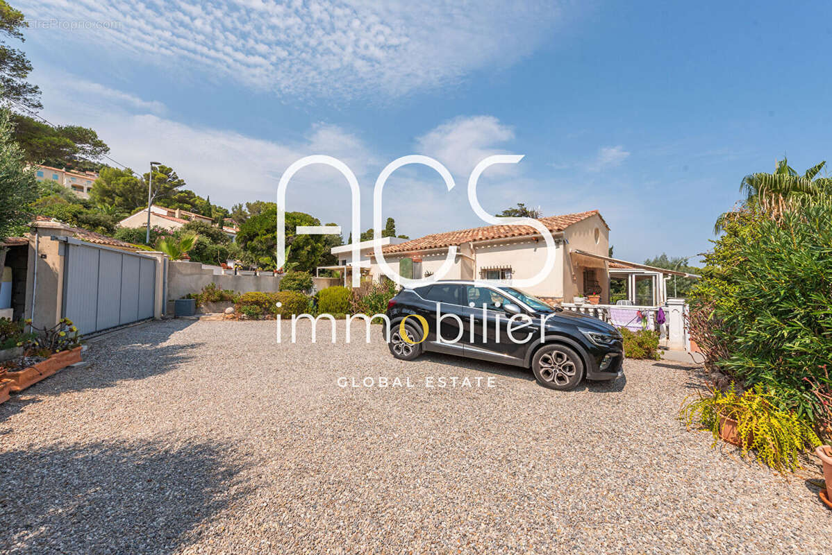 Maison à LES ISSAMBRES