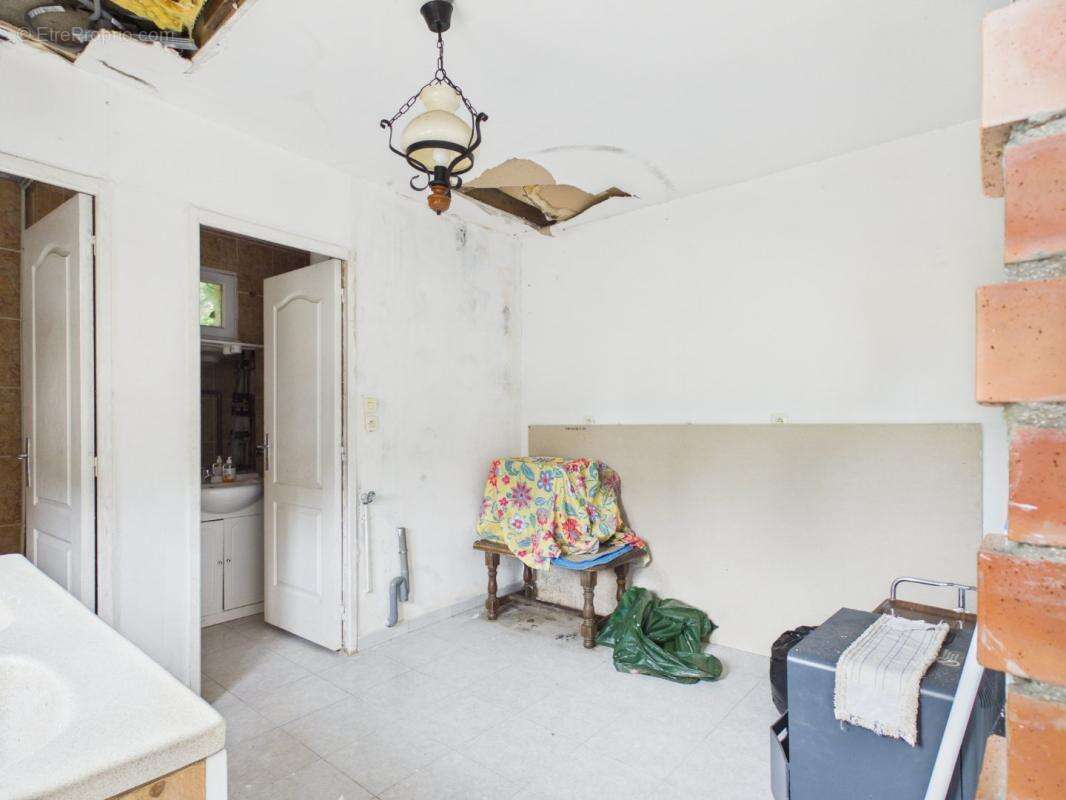 Maison 154 m² à Clastres  - photo 20