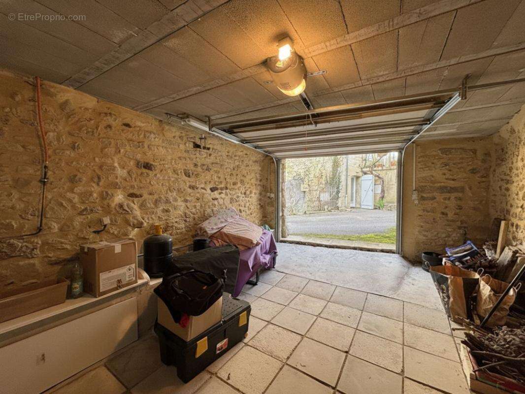 Maison à LA BAUME-DE-TRANSIT