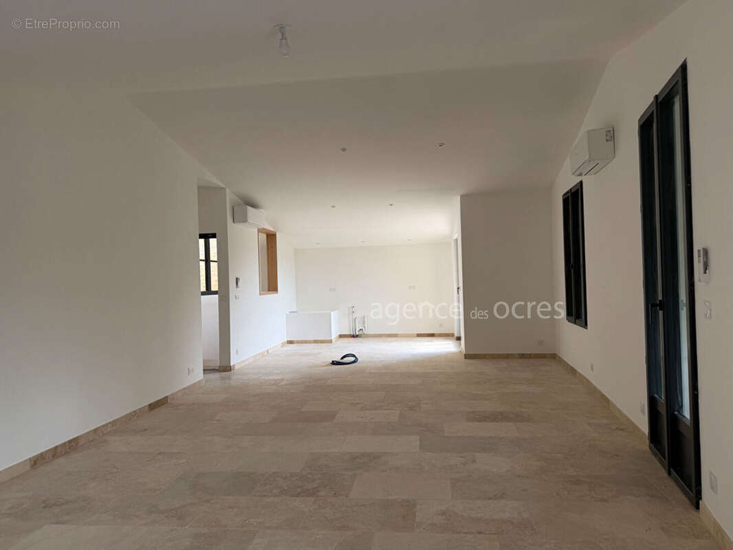 Appartement à SAINT-SATURNIN-LES-APT