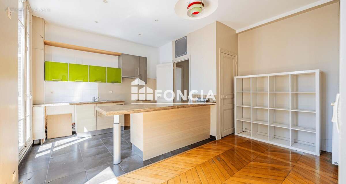 Appartement à PARIS-11E
