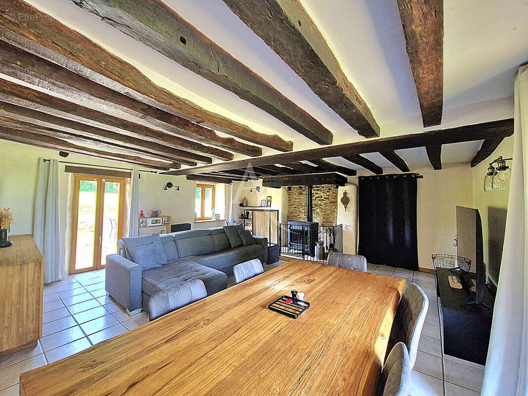 Maison à CONTIGNE