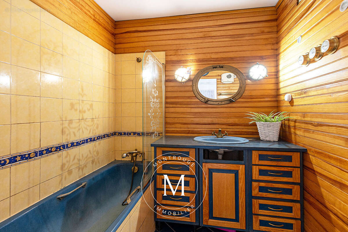 Appartement à MONTROUGE