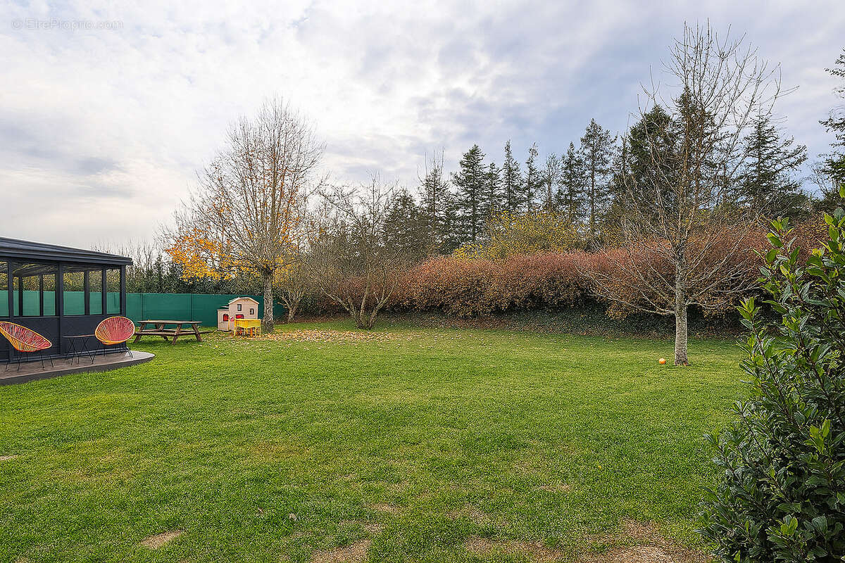 Maison à SAVIGNY-LE-TEMPLE