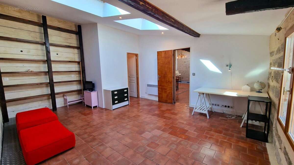 Appartement élégant de 2 chambres au cœur de Pézenas – une opportunité rare - photo 6