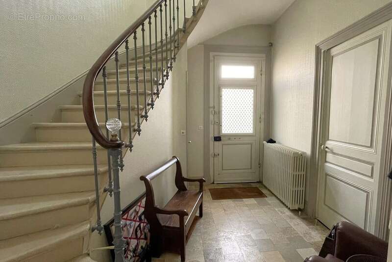 Centre ville - grande maison famililale - jardin 100 m² - 4 chambres (poss. 5) - charme de l'ancien - local commercial (ou autre - photo 11