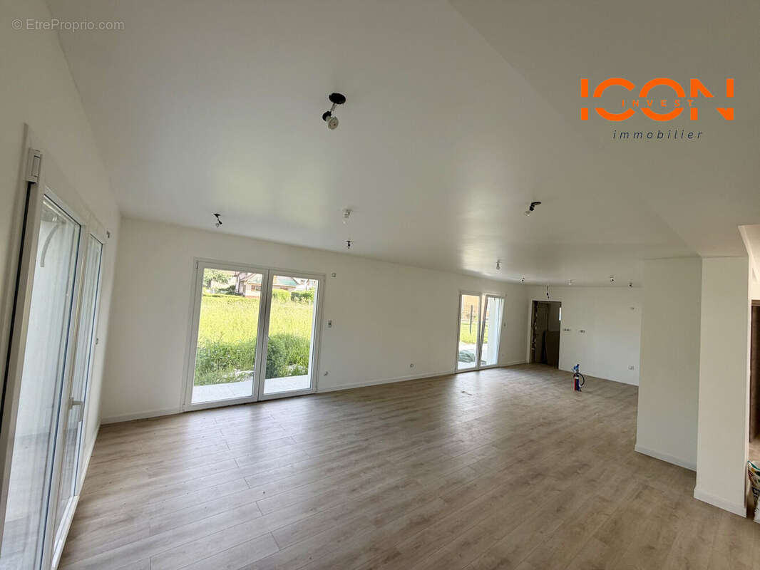 Maison 150 m² à Petit-Croix  - photo 4