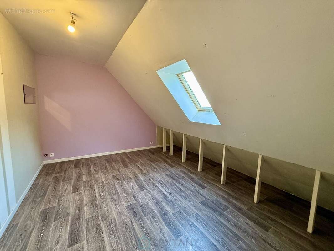 Maison à HEUBECOURT-HARICOURT