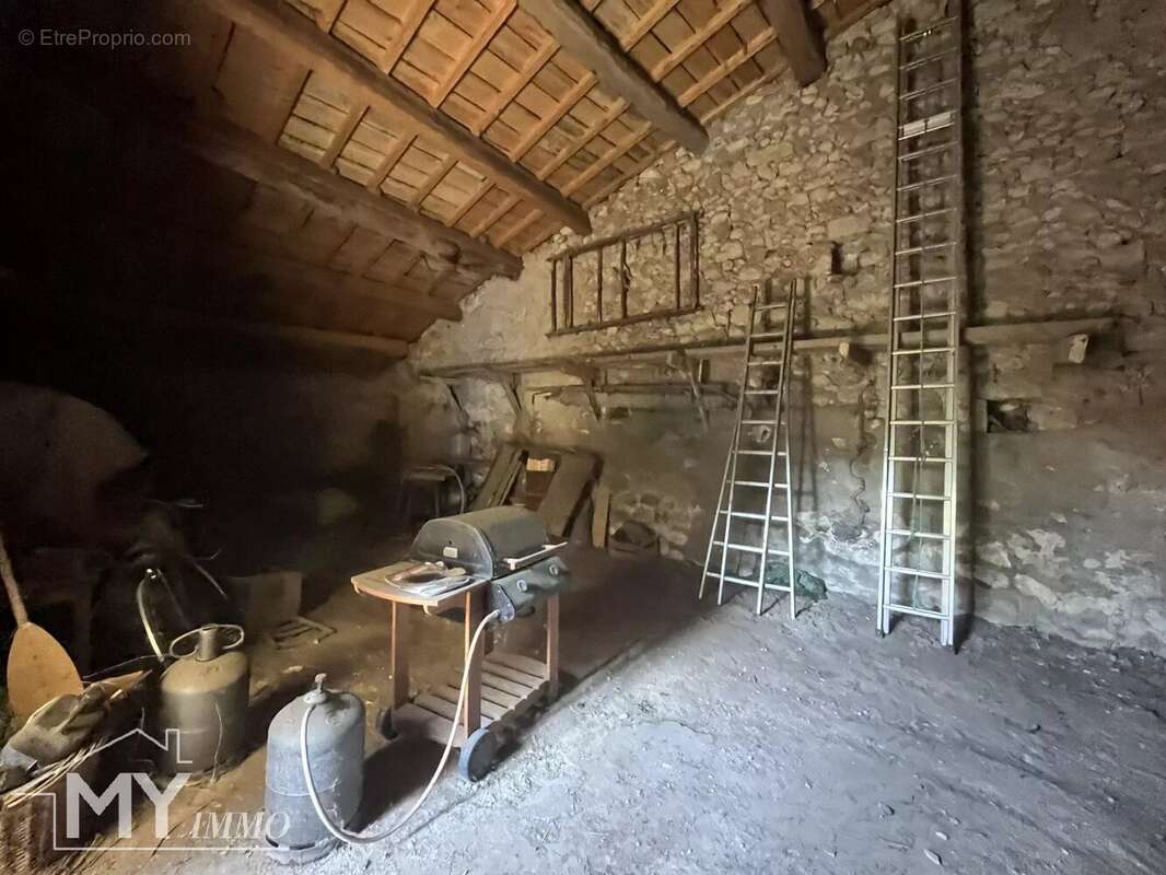 Saint antoine de breuilh : maison de village - photo 17