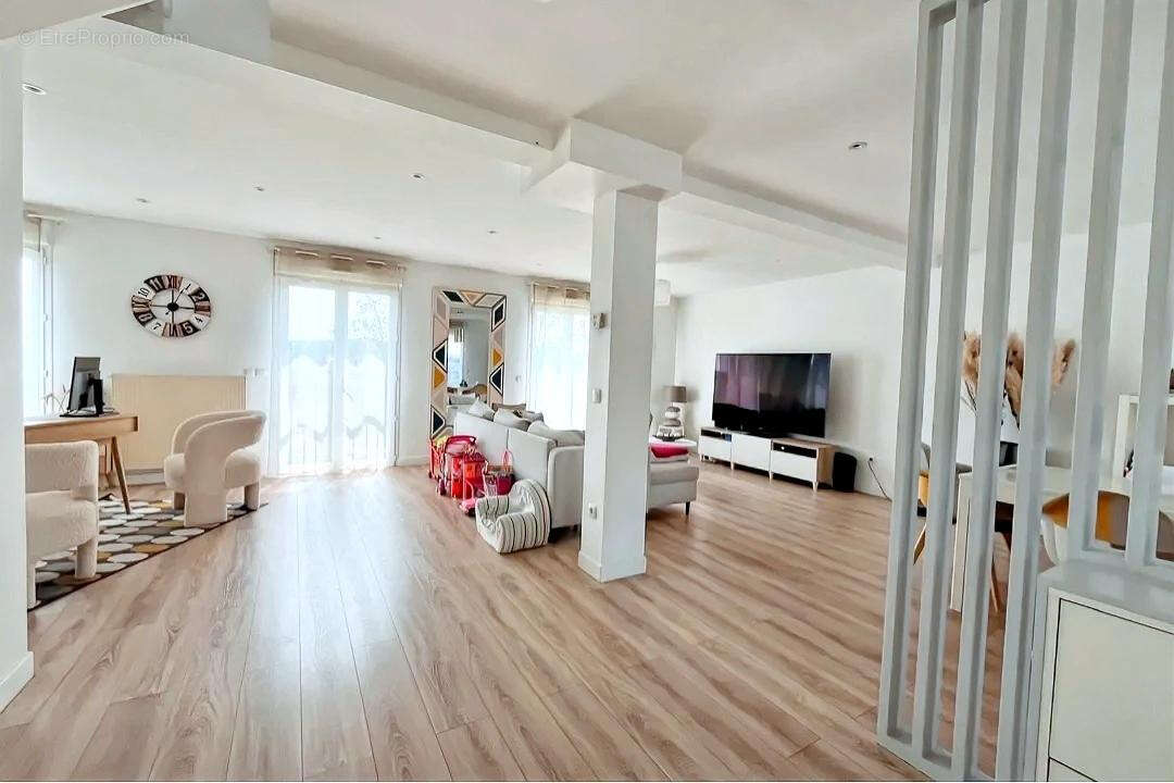 Maison à CRECY-LA-CHAPELLE