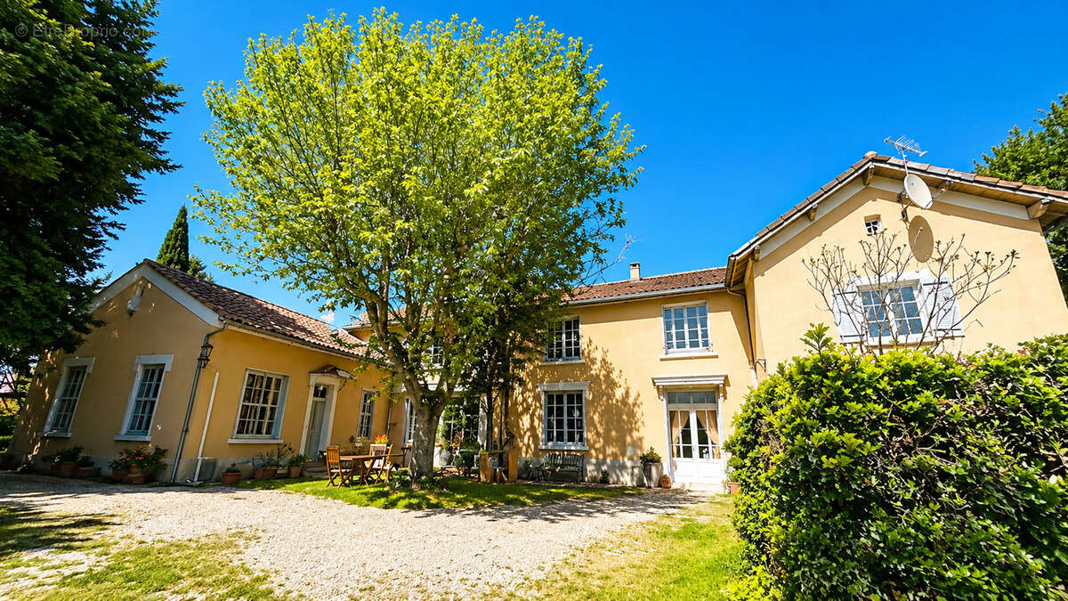 Maison à VIOLES