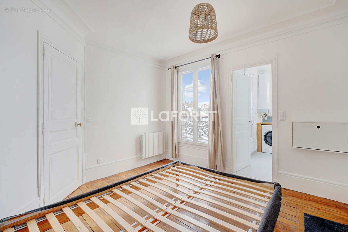 Appartement à PARIS-14E