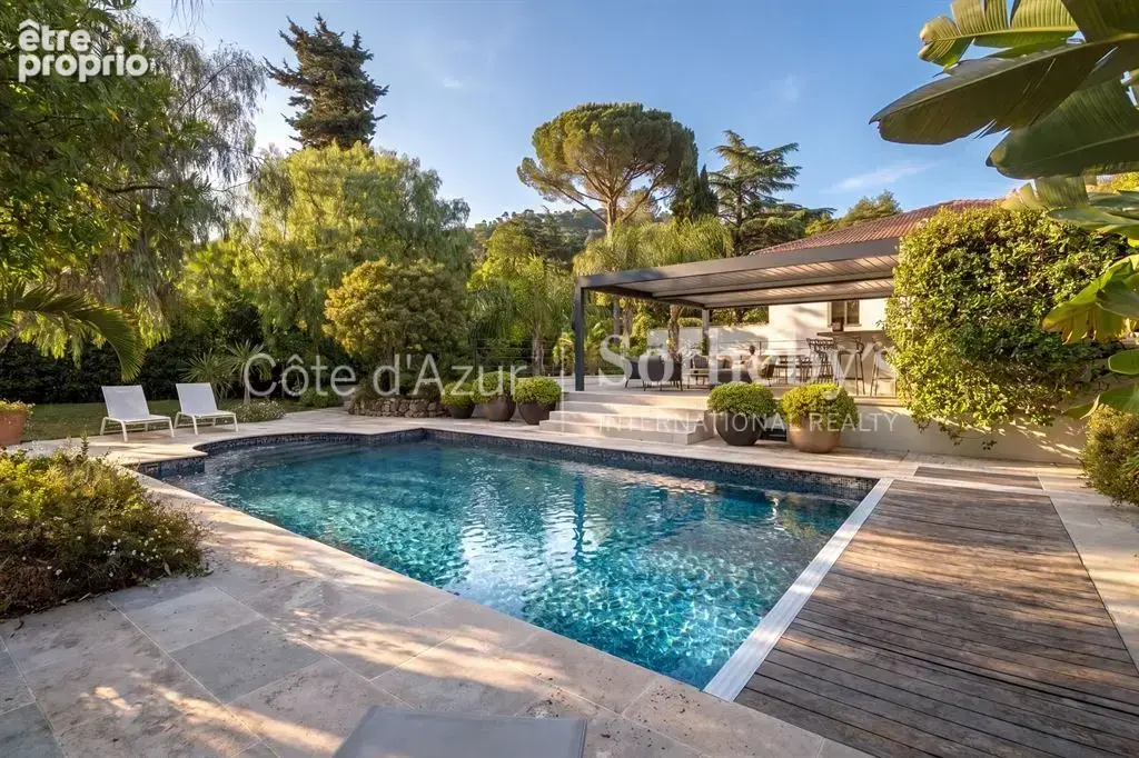Cannes Californie villa contemporaine rénovée avec piscine chauffée et jardin paysager - photo 2