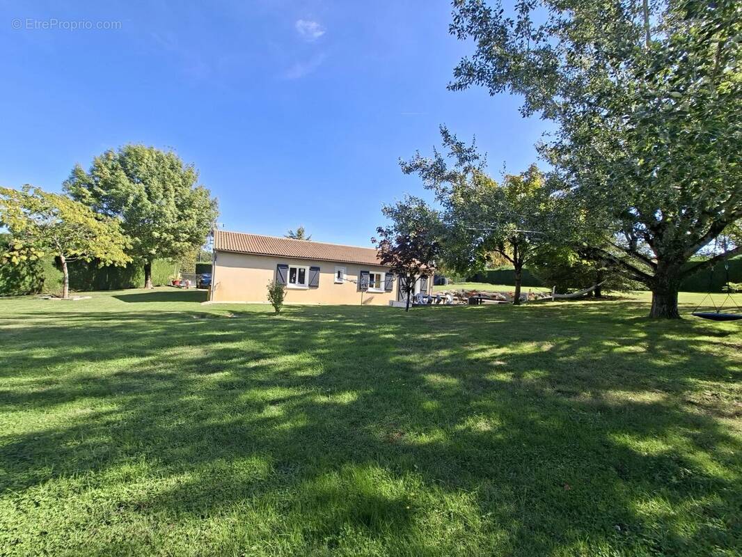 Maison à LABESSIERE-CANDEIL