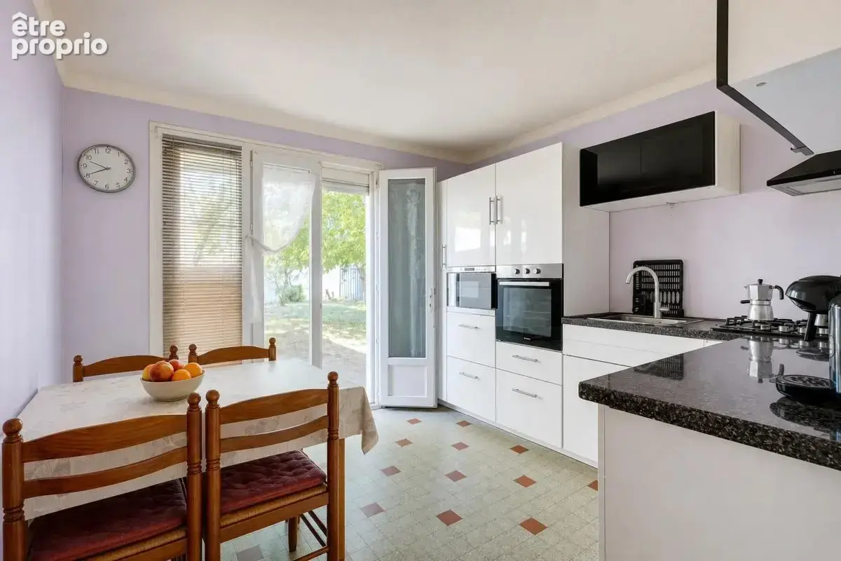 Maison de 5 pièces de 180 m² à Vaulx-en-Velin - photo 7