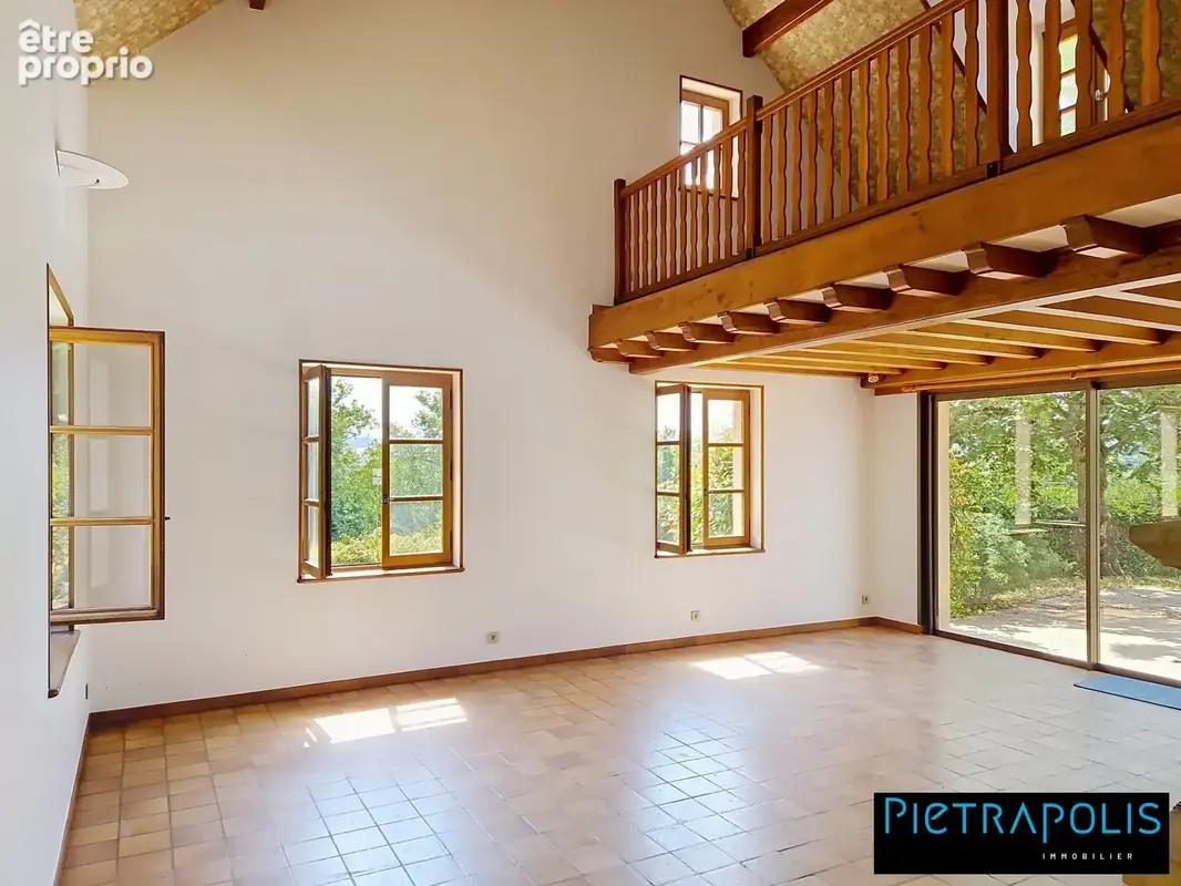 Maison 8 pièces 222 m² à vendre à La Clayette (71800) - photo 6