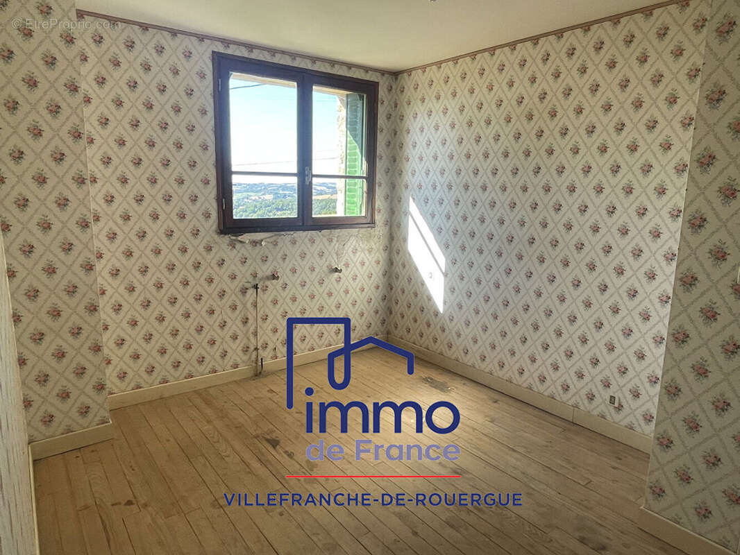 Maison 126 m2 + dépendances sur terrain de 8617m². - photo 11