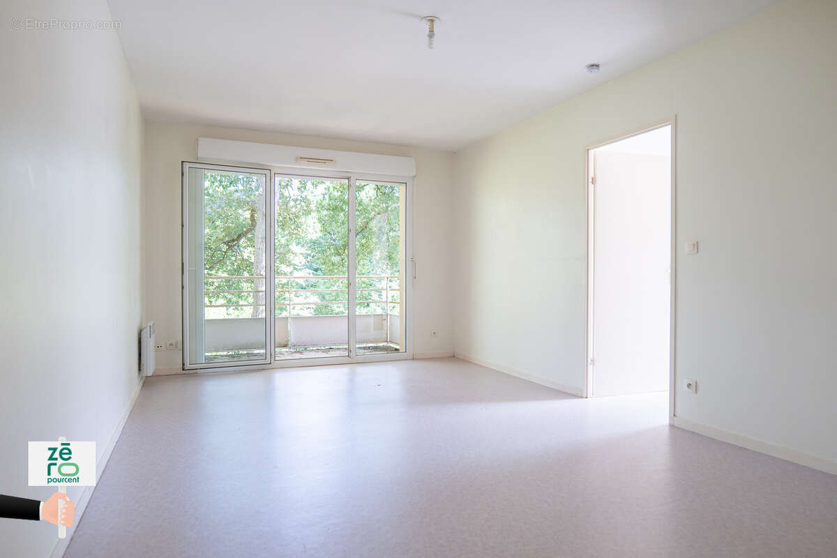 La roche-sur-yon est   f2 avec balcon & parking privatif   une opportunité à saisir ! - photo 14
