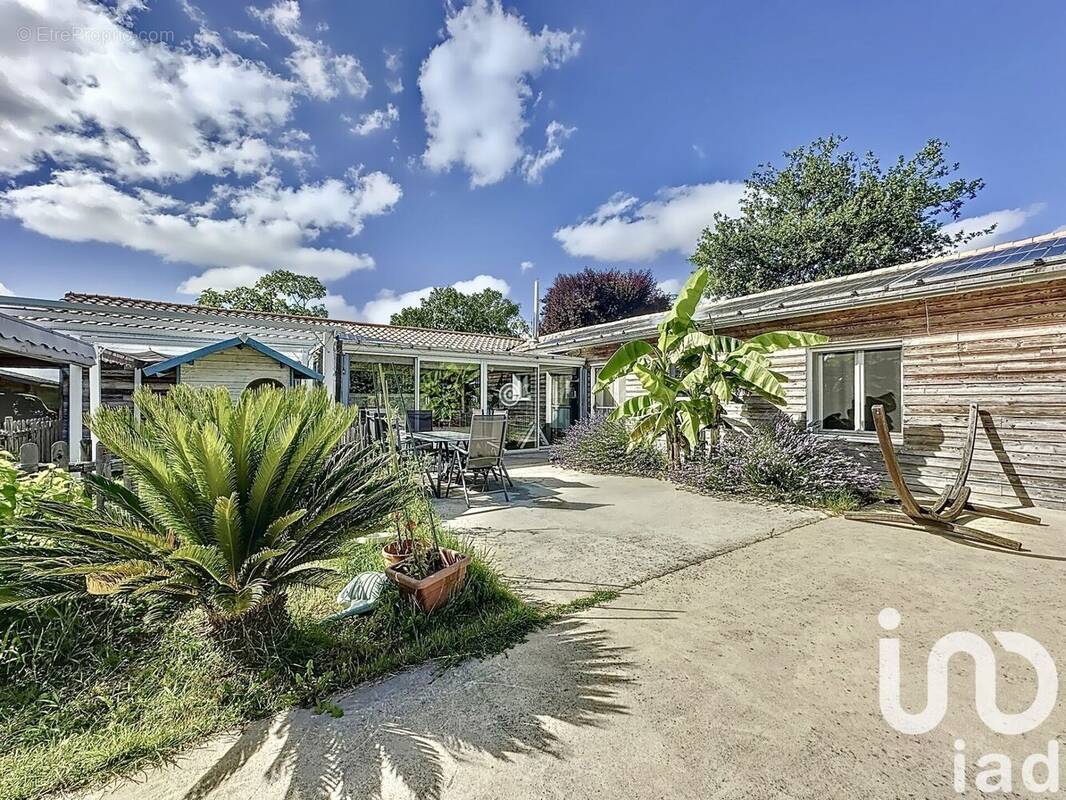 Photo 1 - Maison à CAMBES