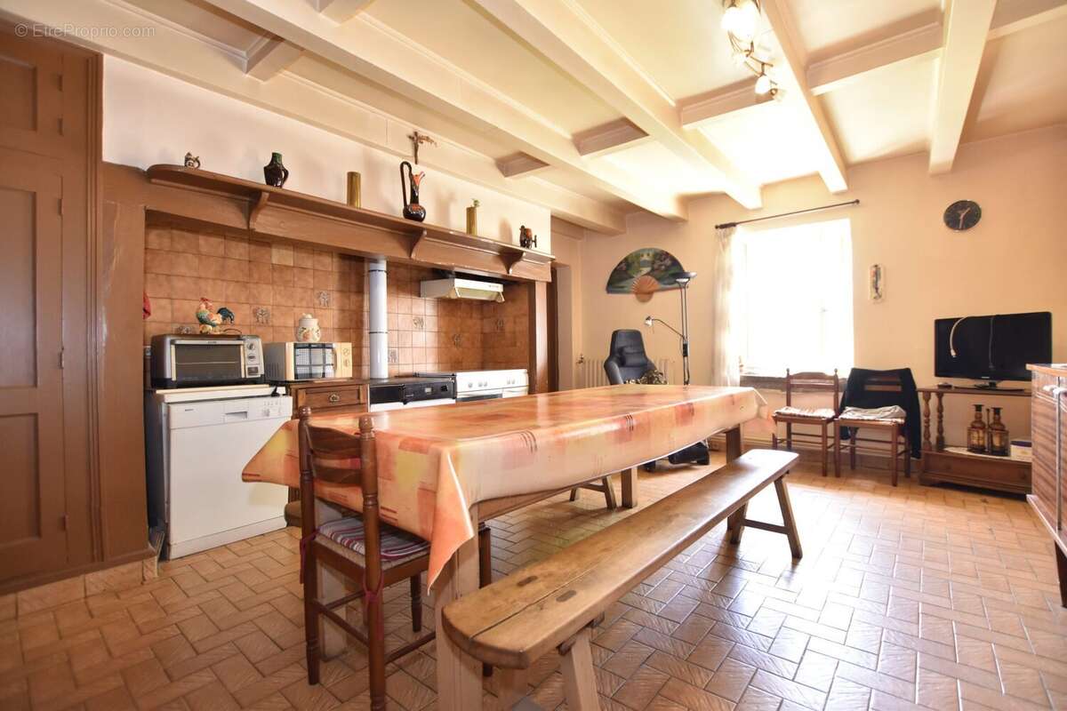 Maison à JUNHAC