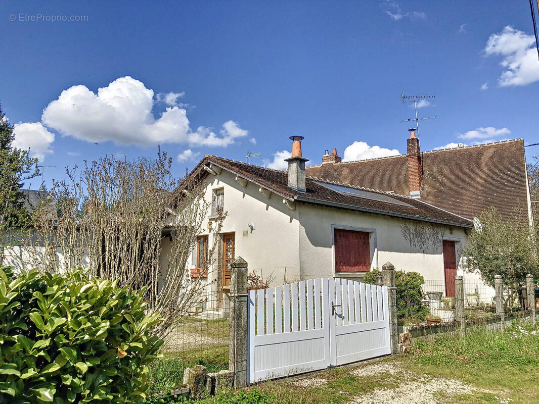 Maison à LA FERTE-IMBAULT