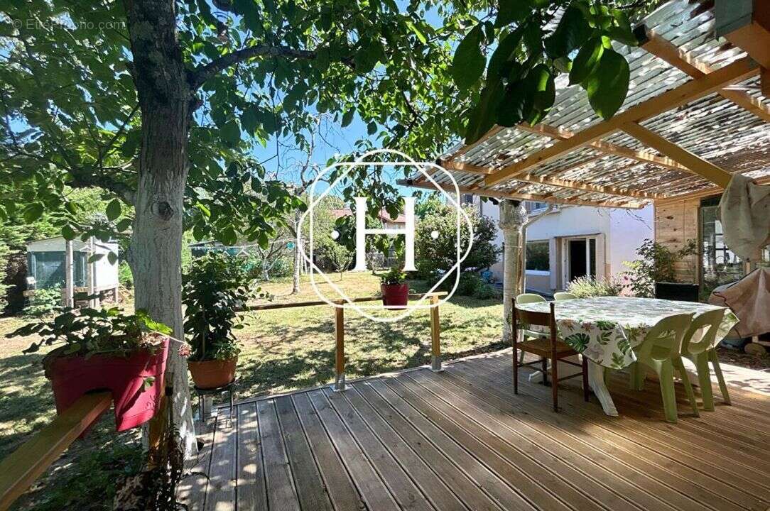 Maison 168 m² à Peronnas  - photo 930