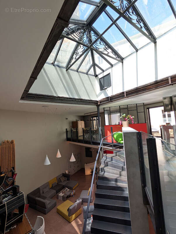 Exceptionnel loft d'architecte avec terrasse et place de parking - photo 7