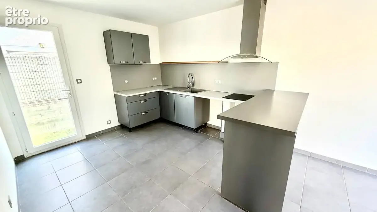 Villa dans résidence sécurisé, ouest de Carpentras. - photo 3
