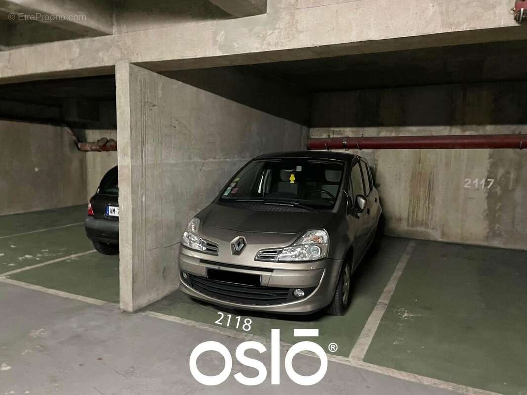 Parking à PARIS-11E