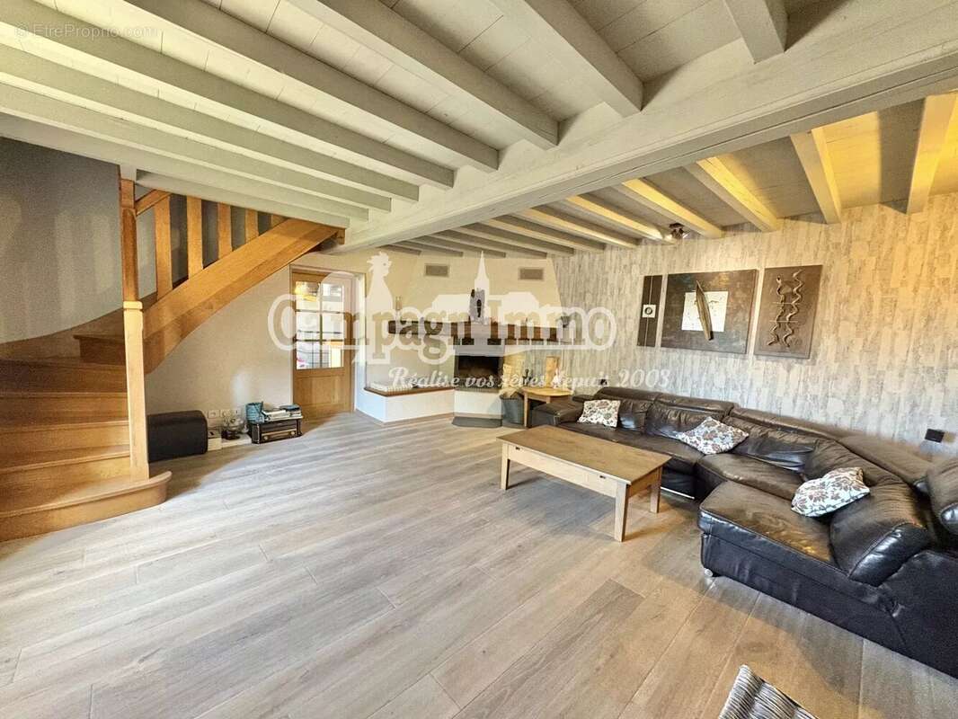 Maison à LONGESSAIGNE