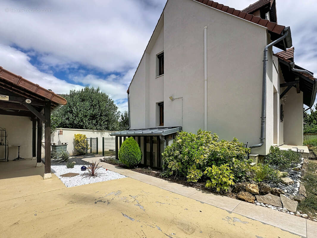 Maison à SAVIGNY-SUR-ORGE