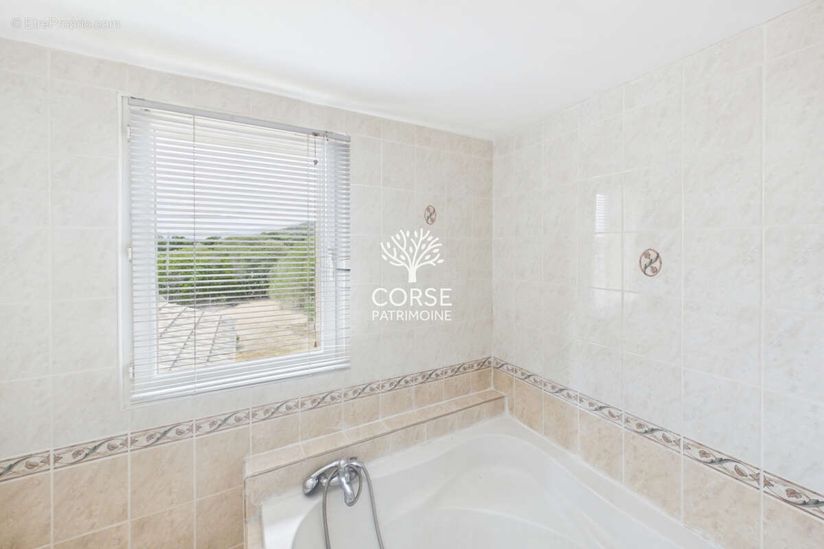 Maison avec appartement indépendant sur terrain piscinable et constructible - photo 15