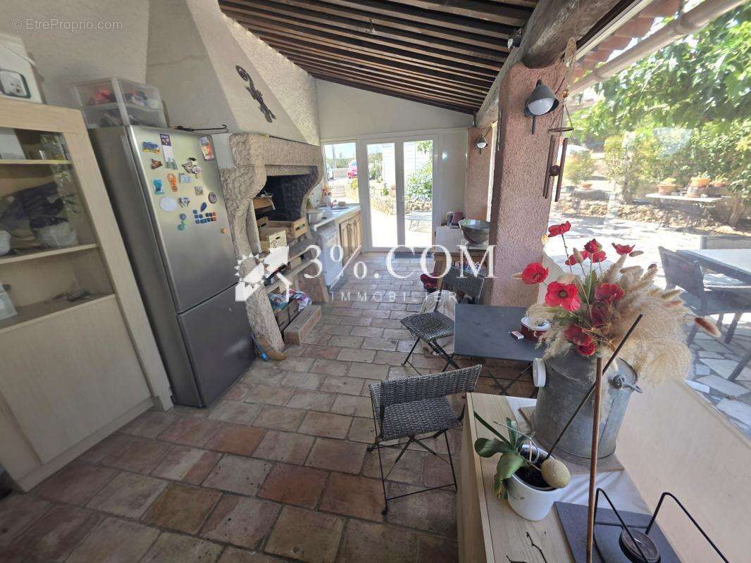 Villa sur grand terrain à la Tour de Mare - photo 19