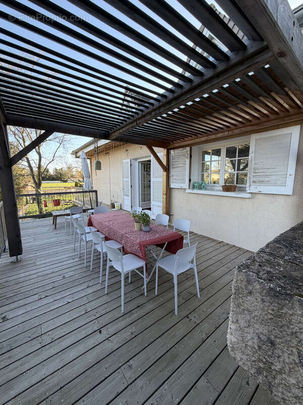 Maison à MONTROND-LES-BAINS