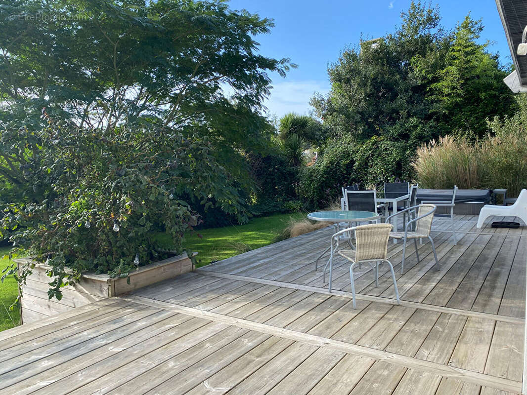 Maison à LE RELECQ-KERHUON