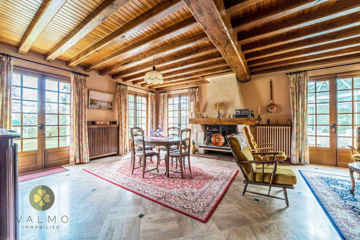 Maison à COURGENT