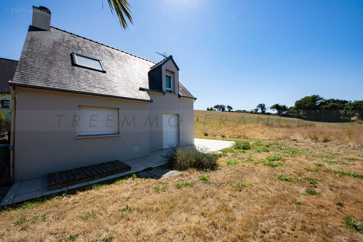 A vendre - crozon - tres belle maison de 91 m2 - 3 chambres - terrain de 1700 m2 - belle vue mer - photo 3