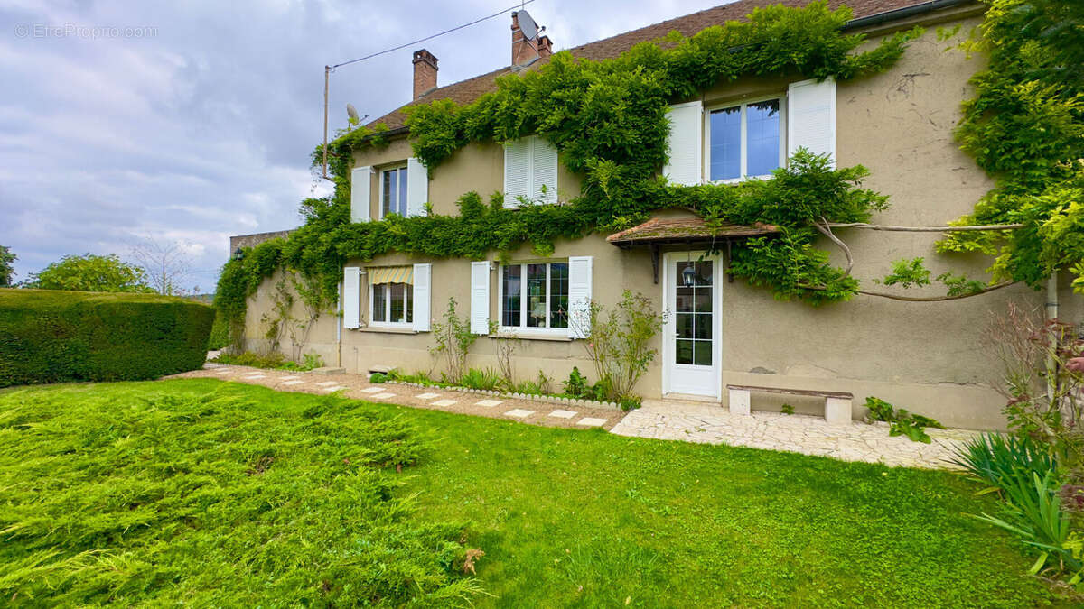 Maison à BRANSLES