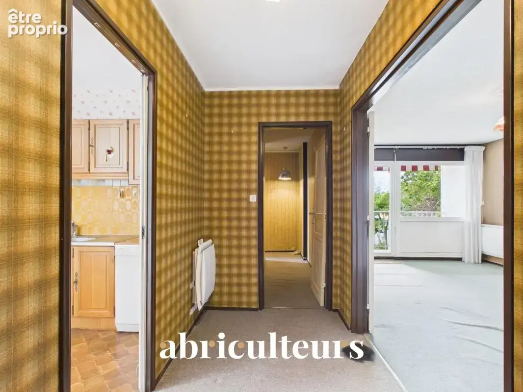 Talence : T4 traversant de 80 m² avec balcon, parking et cellier, à rafraîchir - photo 11