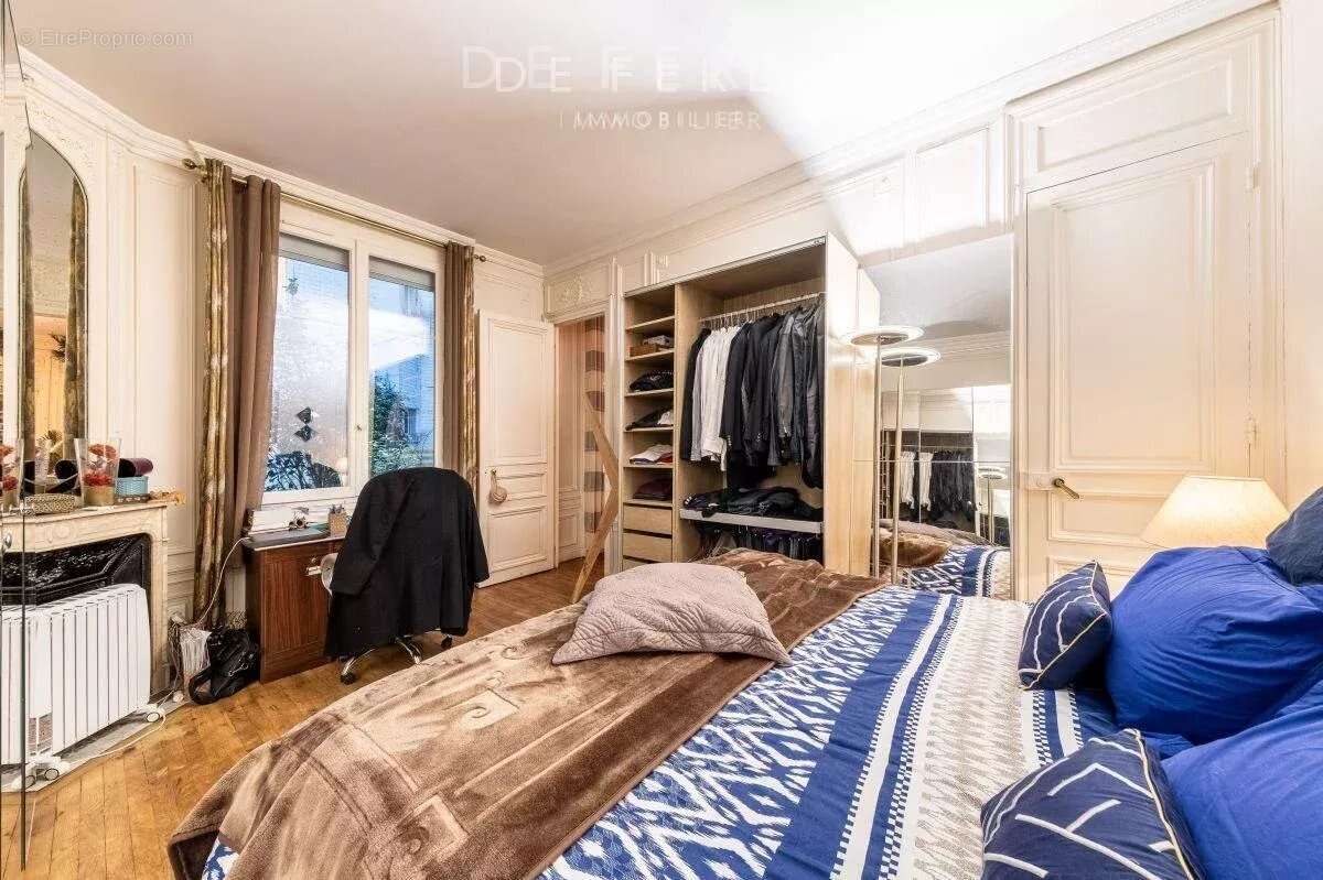Appartement à PARIS-7E