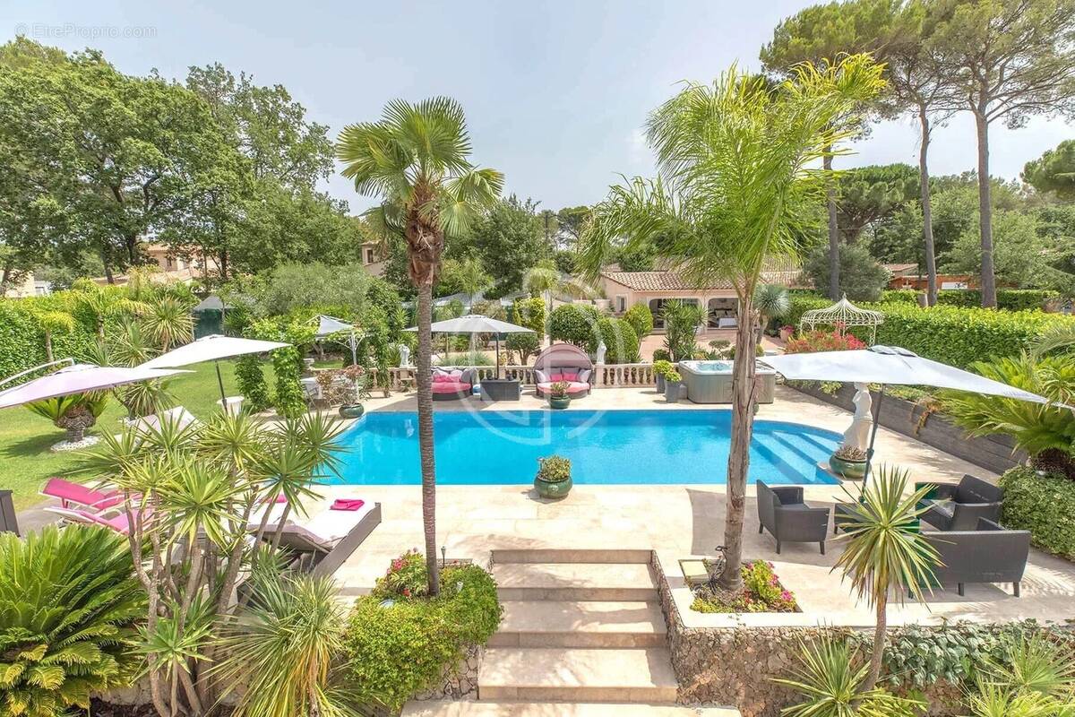 Maison à MOUANS-SARTOUX