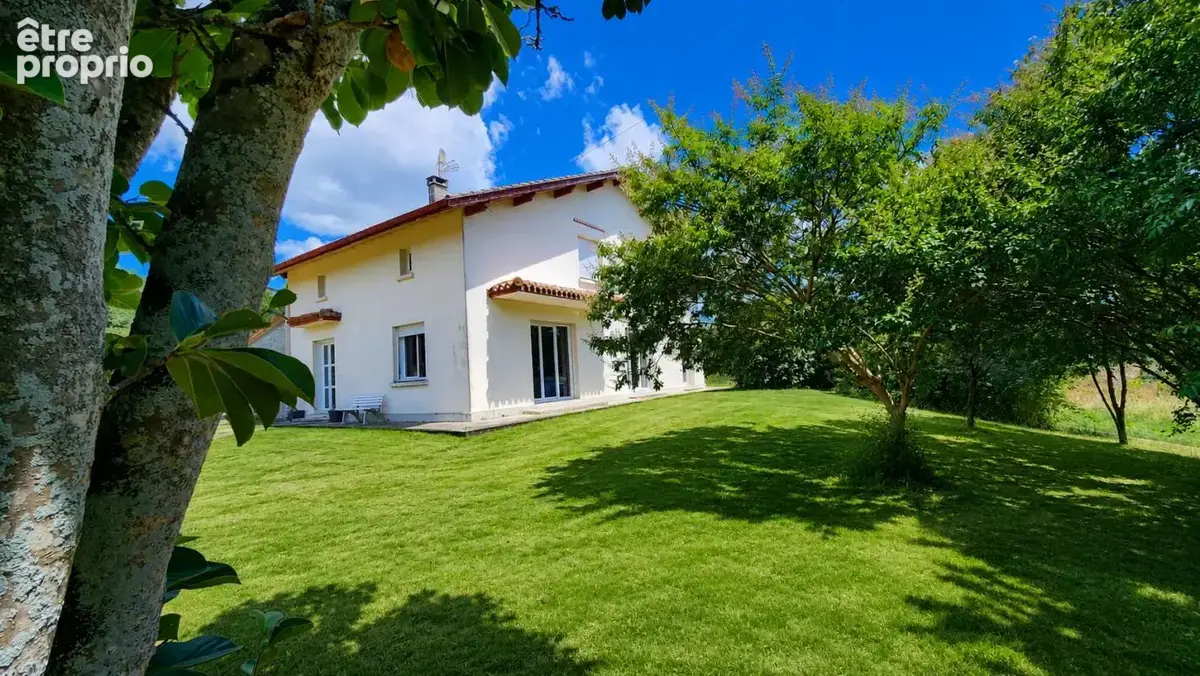 Maison 225 m2 - PISCINE - 26 915 m² de terrain - Dépendances - photo 3