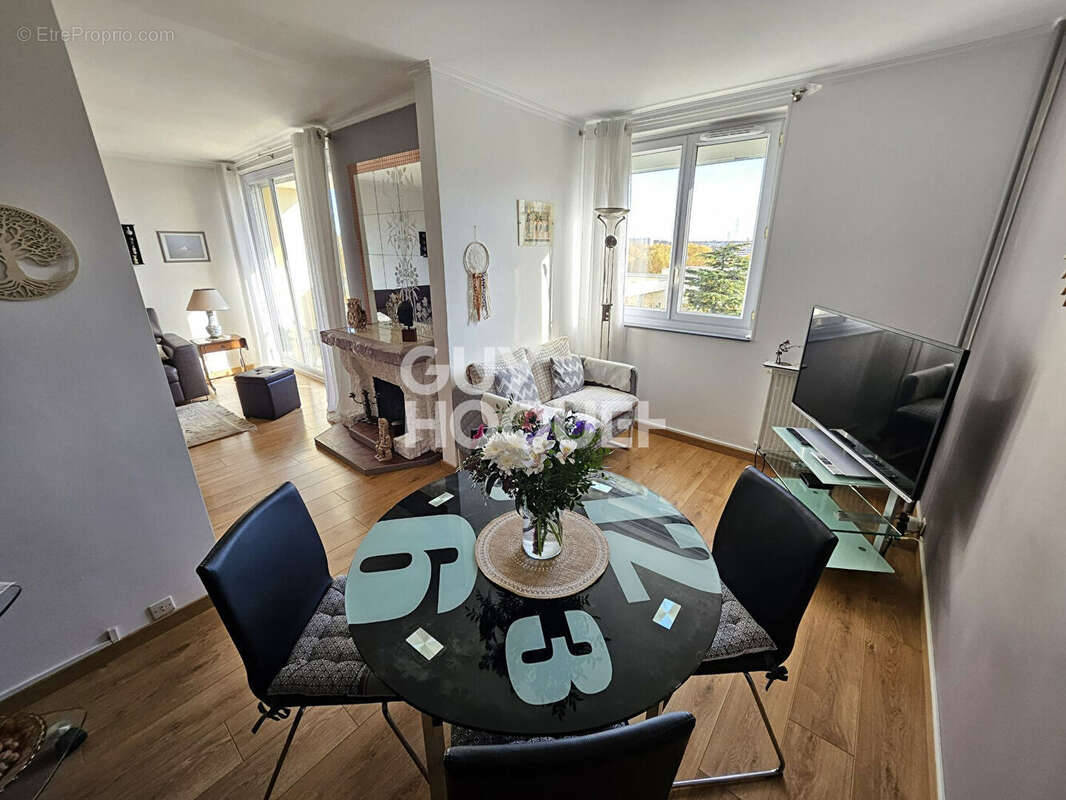 Appartement à ROSNY-SOUS-BOIS