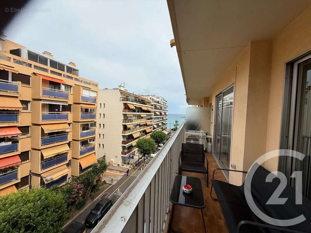Appartement à ROQUEBRUNE-CAP-MARTIN