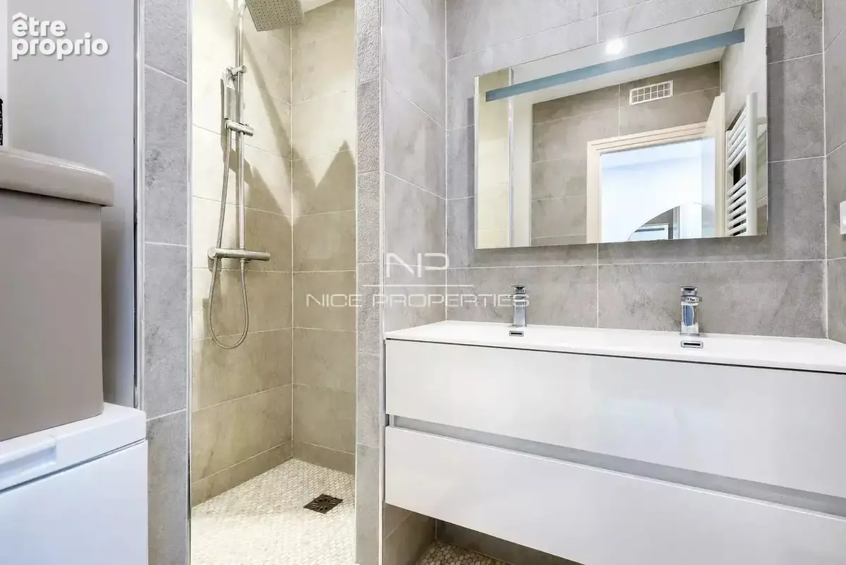 Promenade des Anglais, grand studio avec alcove couchage sur beau balcon et vue mer - photo 7