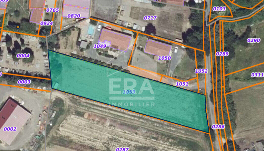Terrain à SAINT-MARTIN-DE-VILLEREGLAN