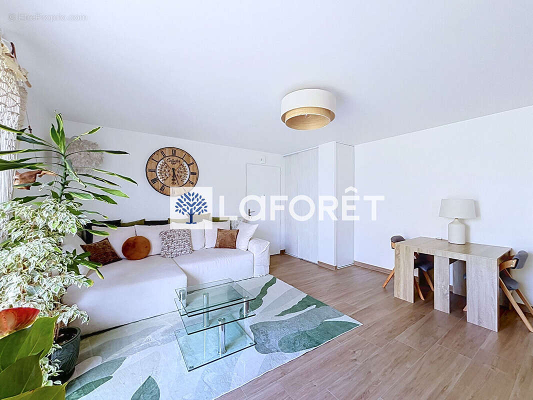 Appartement neuf (T4) avec jardin au coeur de Crespières - photo 4