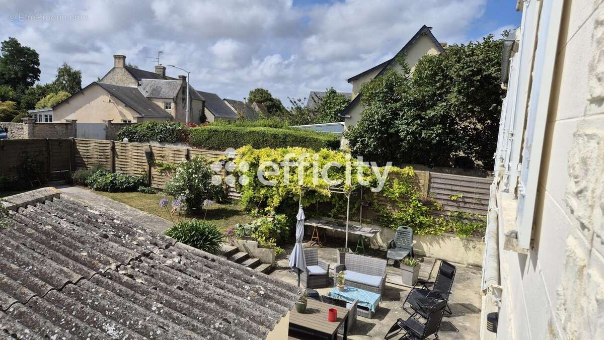 Maison à LONGUES-SUR-MER
