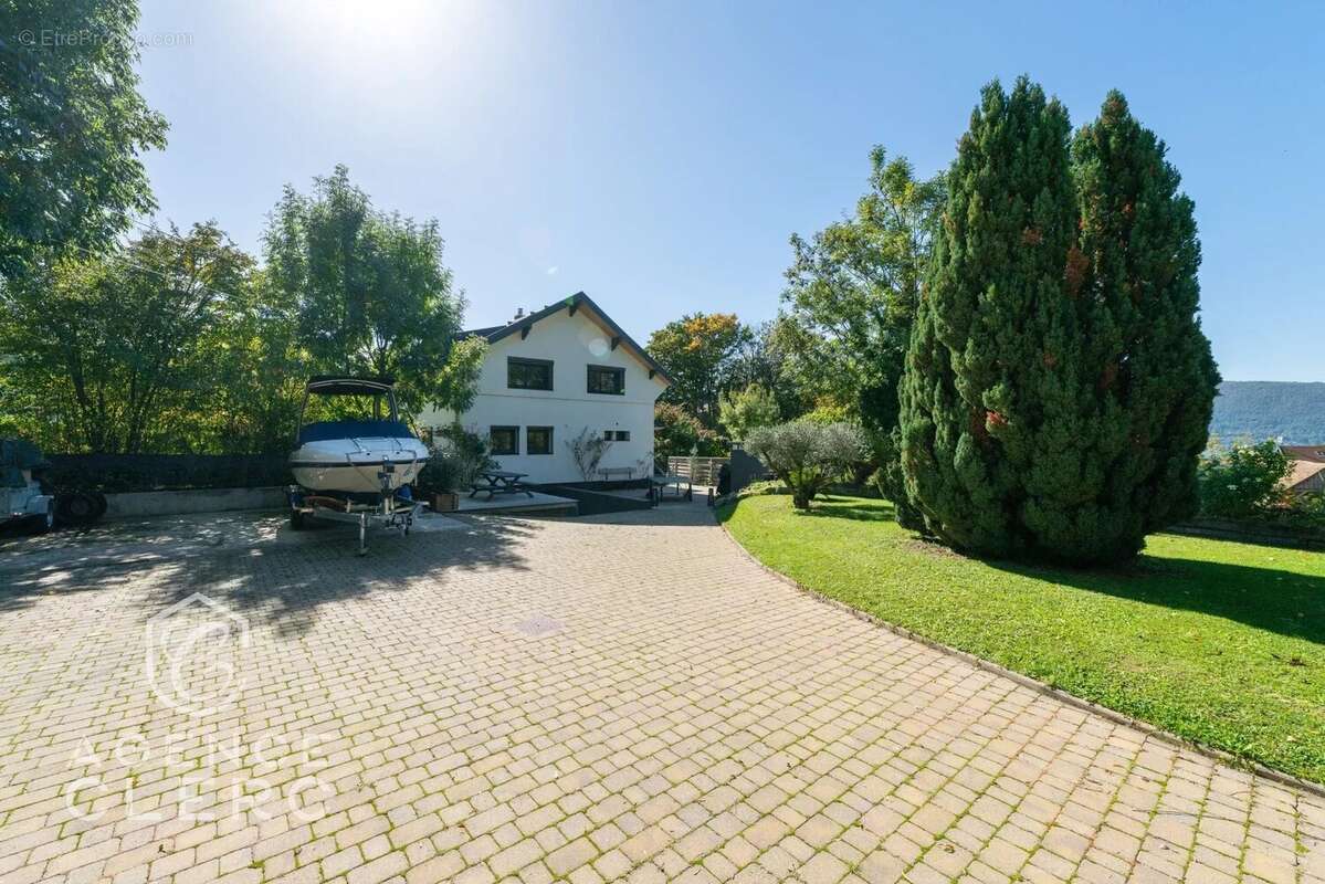 Maison à MENTHON-SAINT-BERNARD